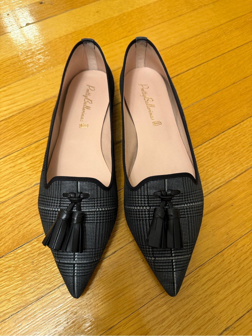Pretty Ballerinas Pointed Tassel Flats size EU 41